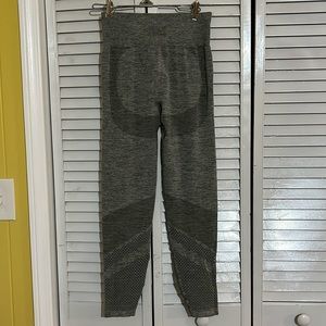 PINK Victoria’s Secret Size Medium Seamless Grey Leggings